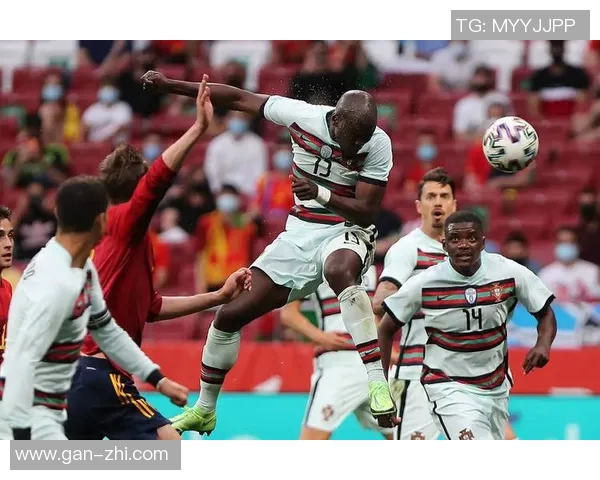 达尼洛:从足球场上的闪耀之星到生活中的坚韧奋斗者